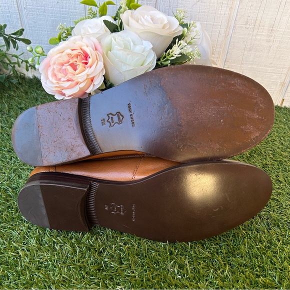 Tory Burch
Classic leather loafers sugar brown women size 7 gently used - Picture 16 of 16